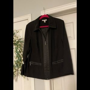 JM Collection Women’s Black Zippered Blazer.
